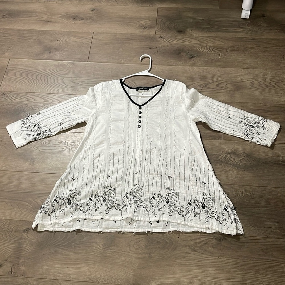 yushi embroderied shirt size M